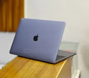 New Laptop Apple MacBook 2018 16GB Intel Core i5 SSD 512GB