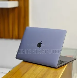 New Laptop Apple MacBook 2018 16GB Intel Core i5 SSD 512GB