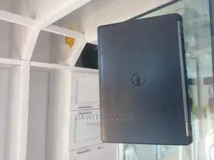 Photo - New Laptop Dell Latitude 5310 8GB Intel Core I7 HDD+SSD 512GB