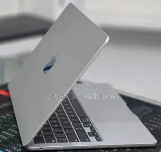 New Laptop Apple MacBook Air 2026 M5 16GB Apple M5 SSD 512GB