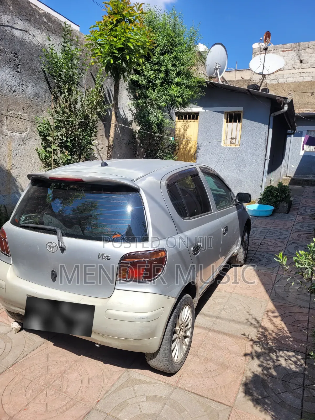 Toyota Vitz 2004 Silver