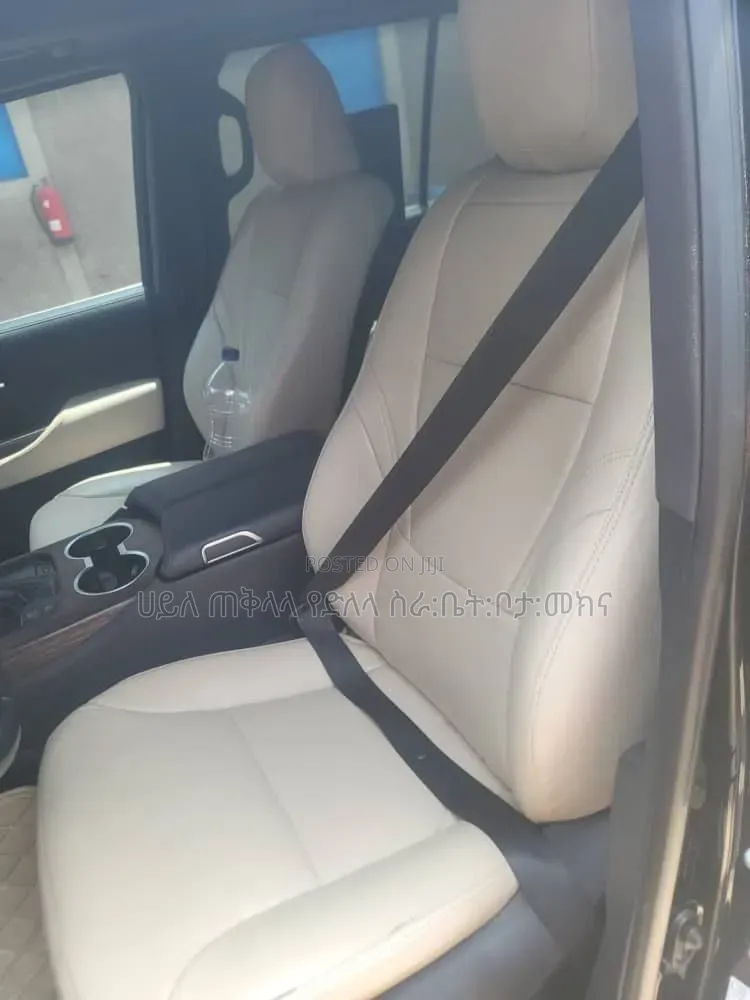 Toyota Land Cruiser 2023 Black