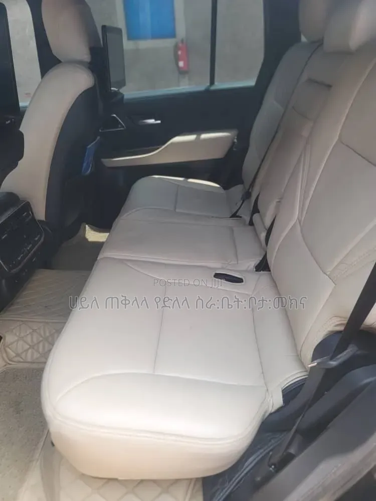 Toyota Land Cruiser 2023 Black