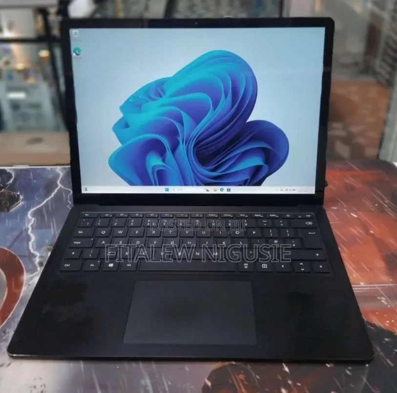New Laptop Microsoft Surface Laptop 4 16GB Intel Core i7 SSD 512GB