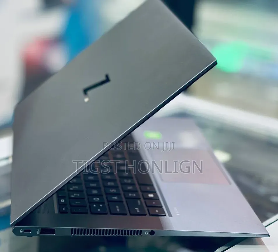 New Laptop HP ZBook Studio G8 32GB Intel Core i9 SSD 1T