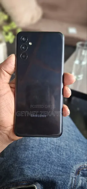 New Samsung Galaxy M13 64 GB