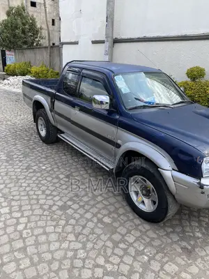 Mitsubishi L200 Club Cab 2.0 4WD 2001 Blue