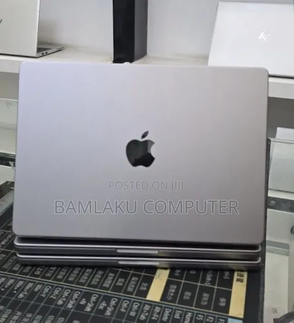 New Laptop Apple MacBook Pro 2021 M1 16GB Apple M1 Pro SSD 1T