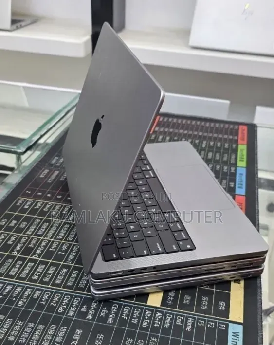 New Laptop Apple MacBook Pro 2021 M1 16GB Apple M1 Pro SSD 1T