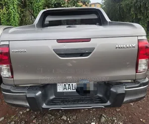 Toyota Hilux 2020 Gray