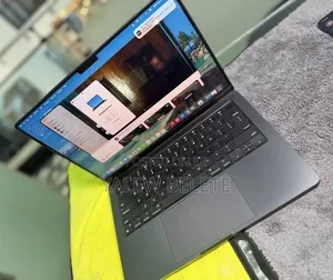 New Laptop Apple MacBook Pro 2024 M4 16GB Apple M4 SSD 512GB