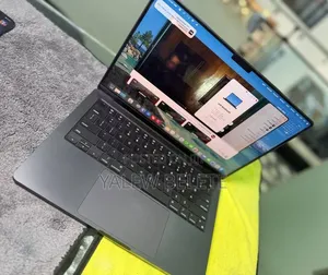 New Laptop Apple MacBook Pro 2024 M4 16GB Apple M4 SSD 512GB