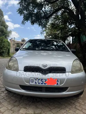 Toyota Vitz 2001 Silver