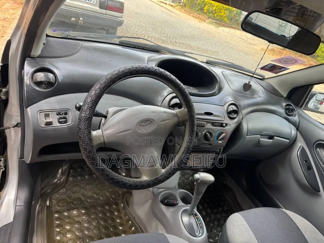 Toyota Vitz 2001 Silver