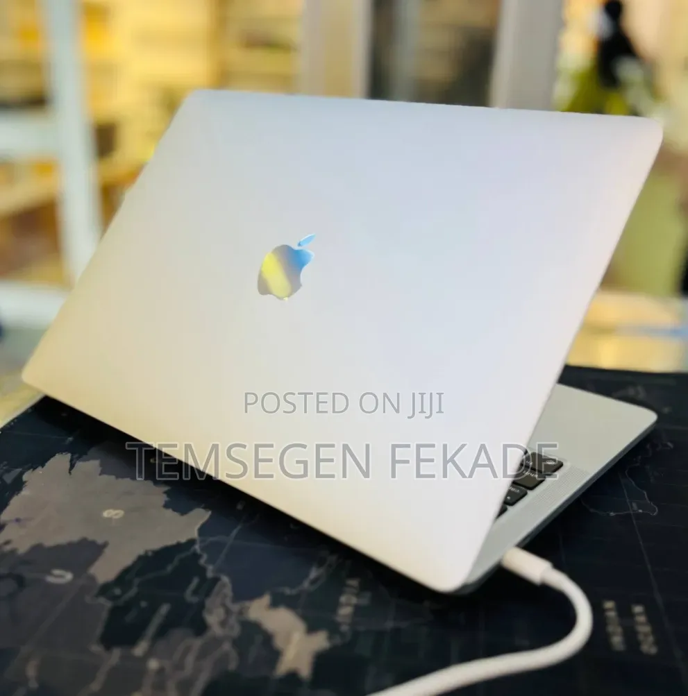 New Laptop Apple MacBook Pro 2020 16GB Apple M1 Pro SSD 256GB