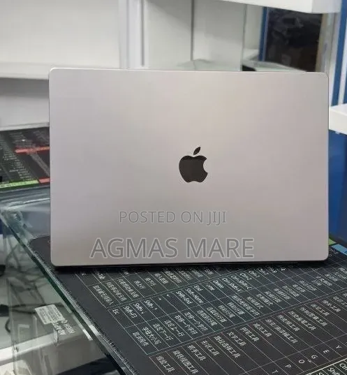 New Laptop Apple MacBook Pro 2021 M1 16GB Apple M1 Pro SSD 512GB
