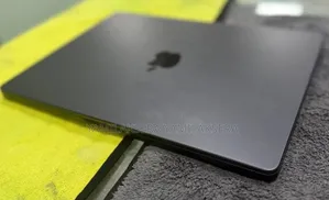 New Laptop Apple MacBook Pro 2024 M4 16GB Apple M4 SSD 512GB