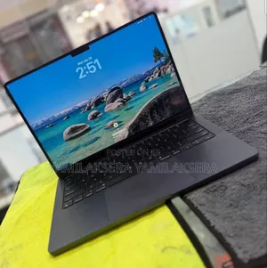 New Laptop Apple MacBook Pro 2024 M4 16GB Apple M4 SSD 512GB