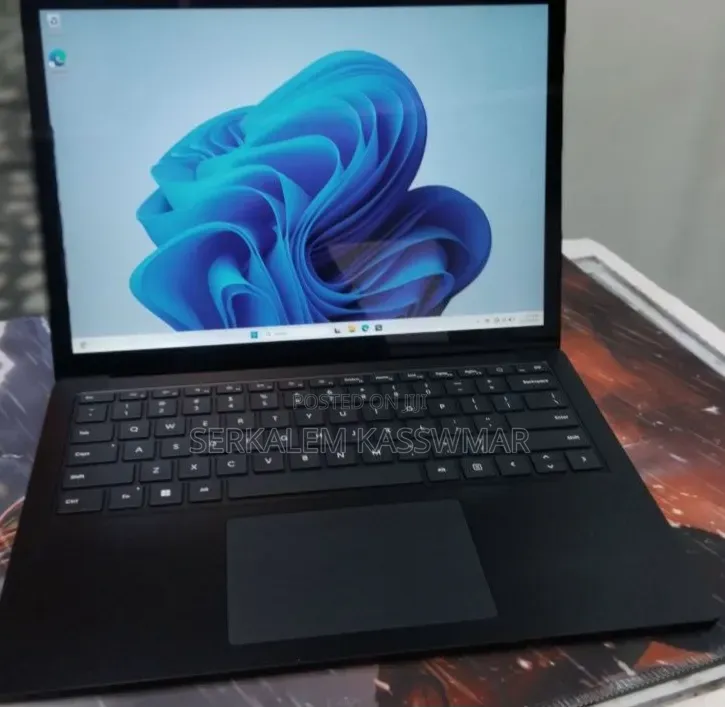 New Laptop Microsoft Surface Laptop 5 16GB Intel Core i7 SSD 256GB