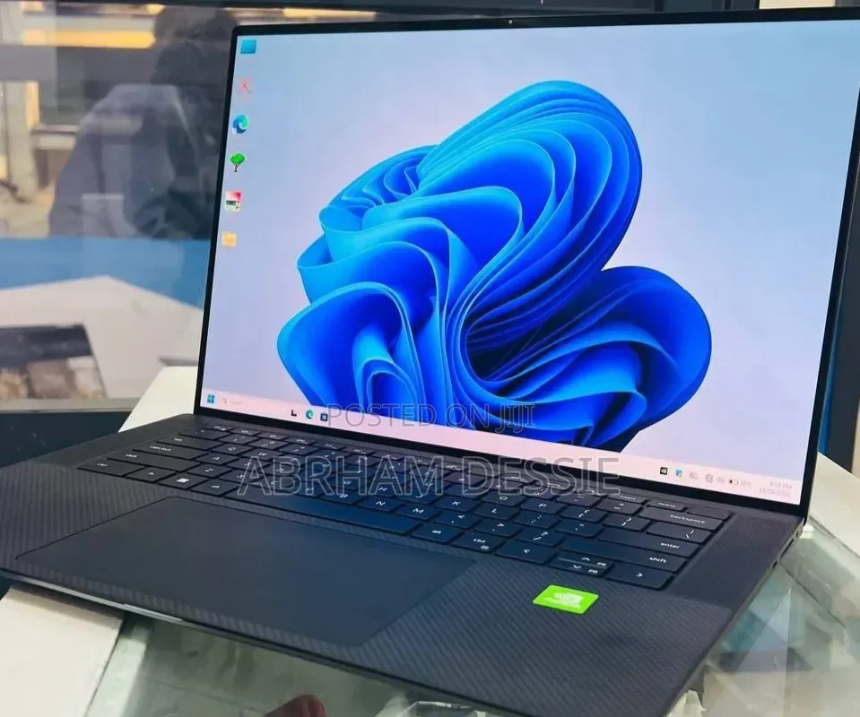 New Laptop Dell 16GB Intel Core i7 SSD 512GB