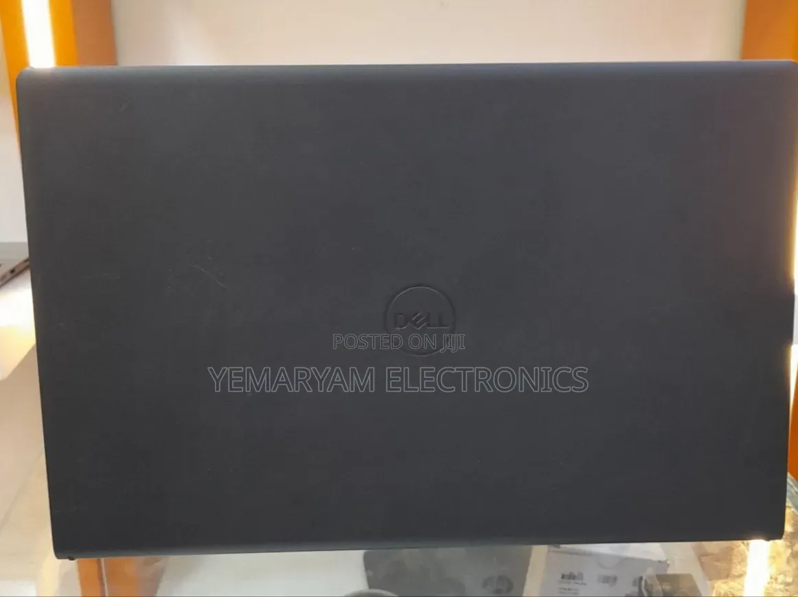 New Laptop Dell Inspiron 15 3530 8GB Intel Core i5 SSD 512GB