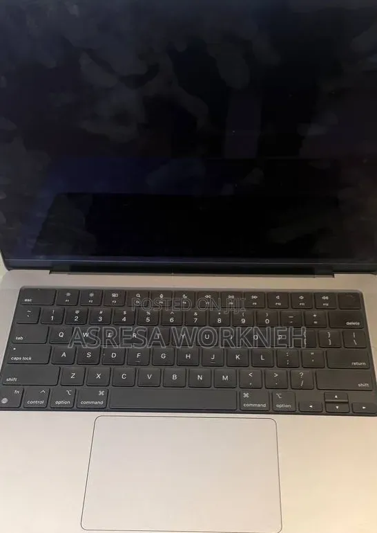 New Laptop Apple MacBook Pro 2023 M3 8GB Apple M3 SSD 512GB