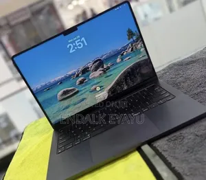 New Laptop Apple MacBook Pro 2024 M4 16GB Apple M4 Pro SSD 512GB
