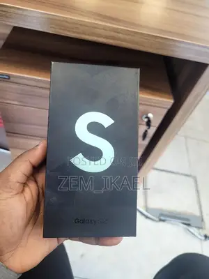 New Samsung Galaxy S22 5G 256 GB Green