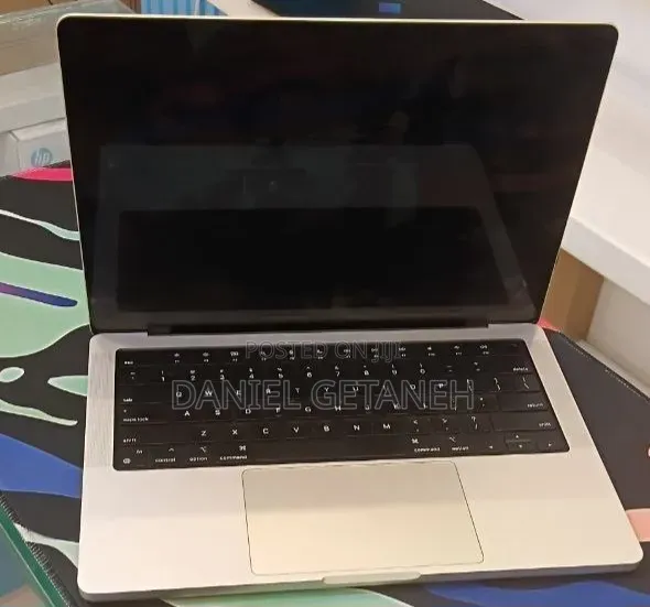 New Laptop Apple MacBook Pro 2020 M1 16GB Intel Core i7 SSD 512GB