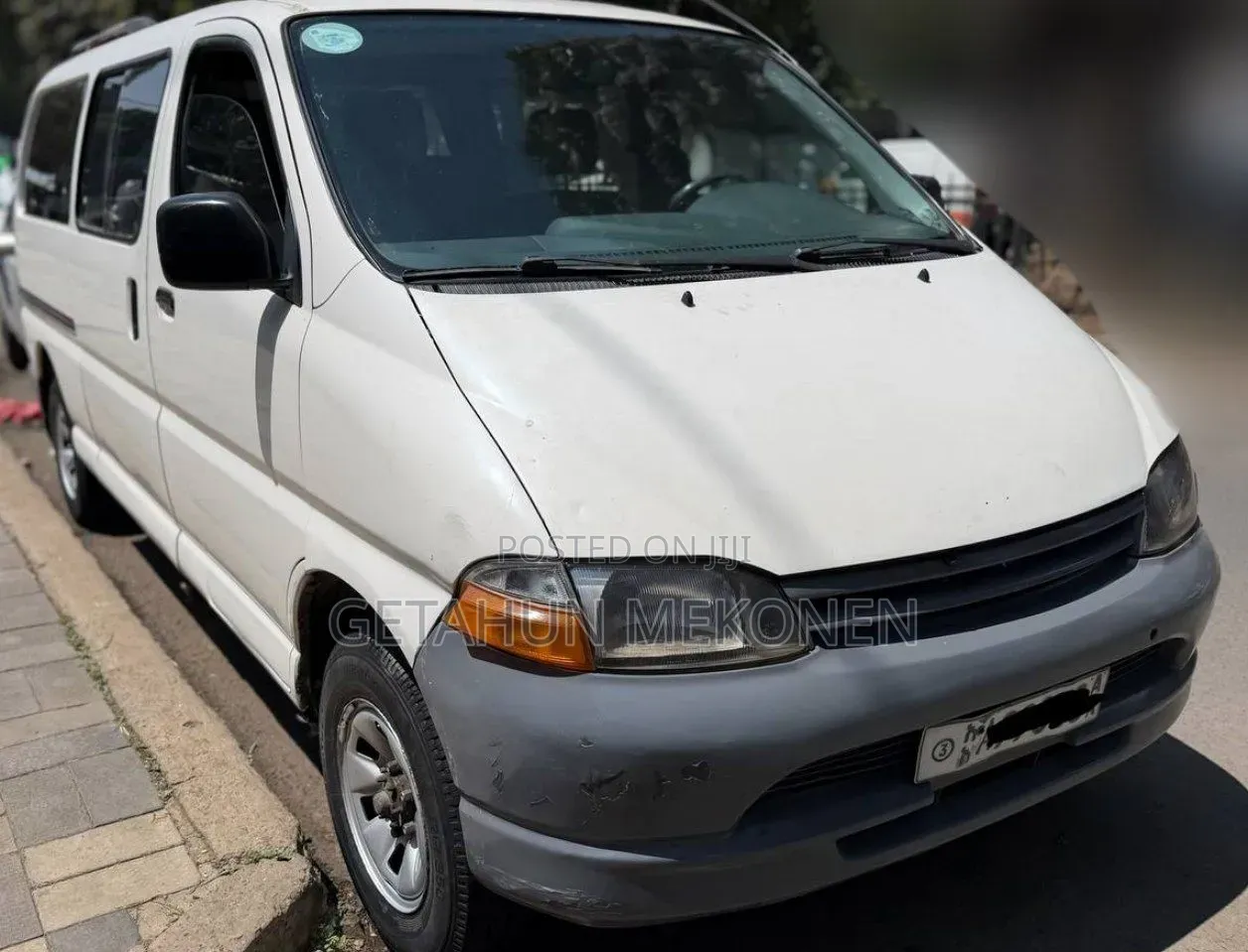 Car 2001 White