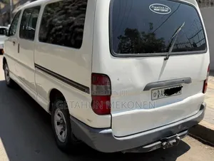 Car 2001 White