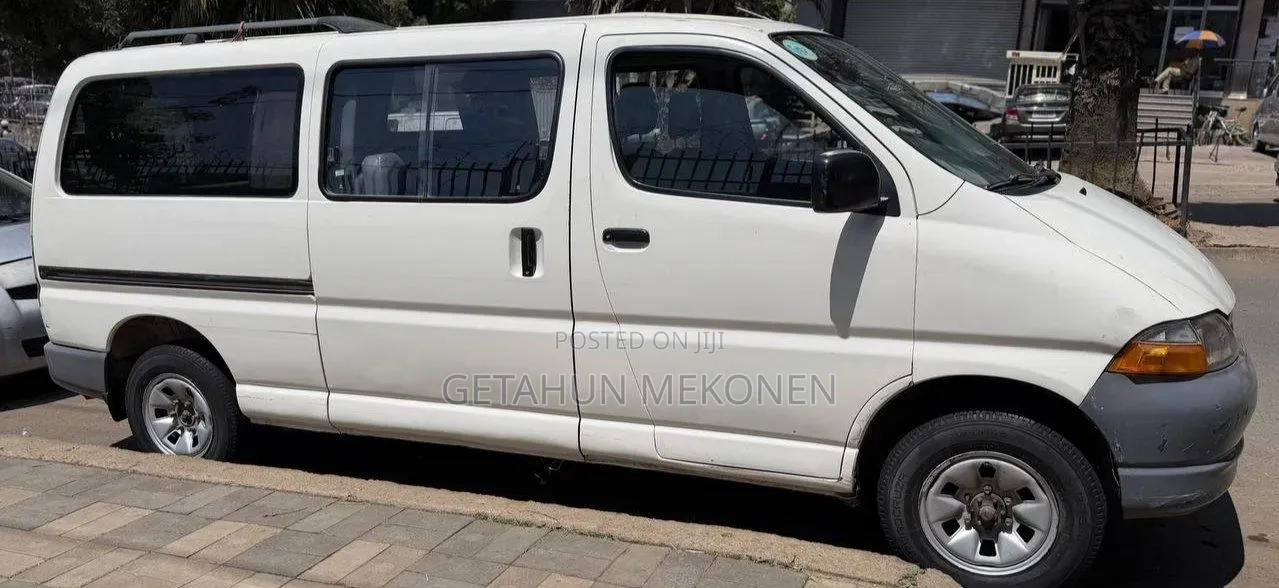 Car 2001 White
