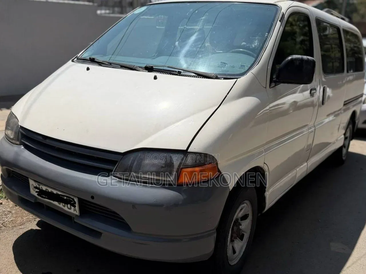 Car 2001 White