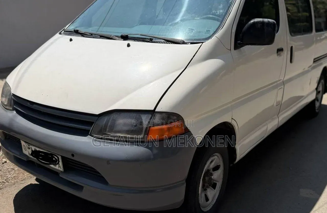 Car 2001 White