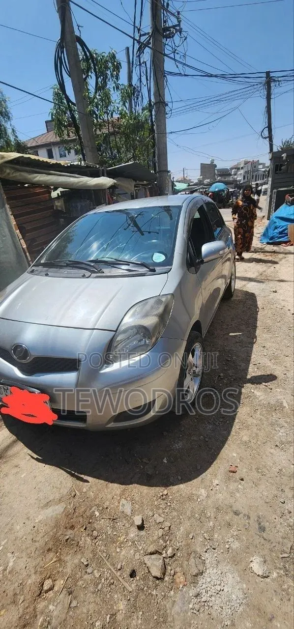 Toyota Yaris 2008 Gray