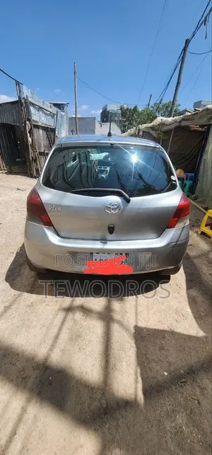 Toyota Yaris 2008 Gray
