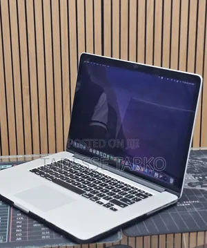 New Laptop Apple MacBook Pro 2015 16GB Intel Core i7 SSD 512GB