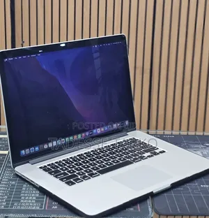 New Laptop Apple MacBook Pro 2015 16GB Intel Core i7 SSD 512GB