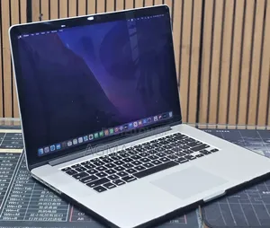 New Laptop Apple MacBook Pro 2015 16GB Intel Core i7 SSD 512GB