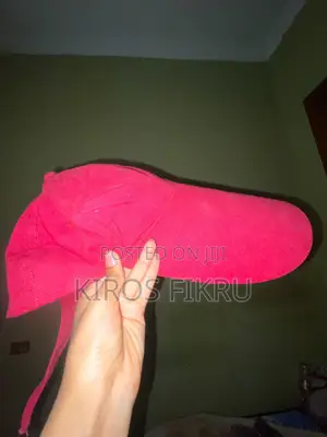 Red Women's Stylish Cap With Bow