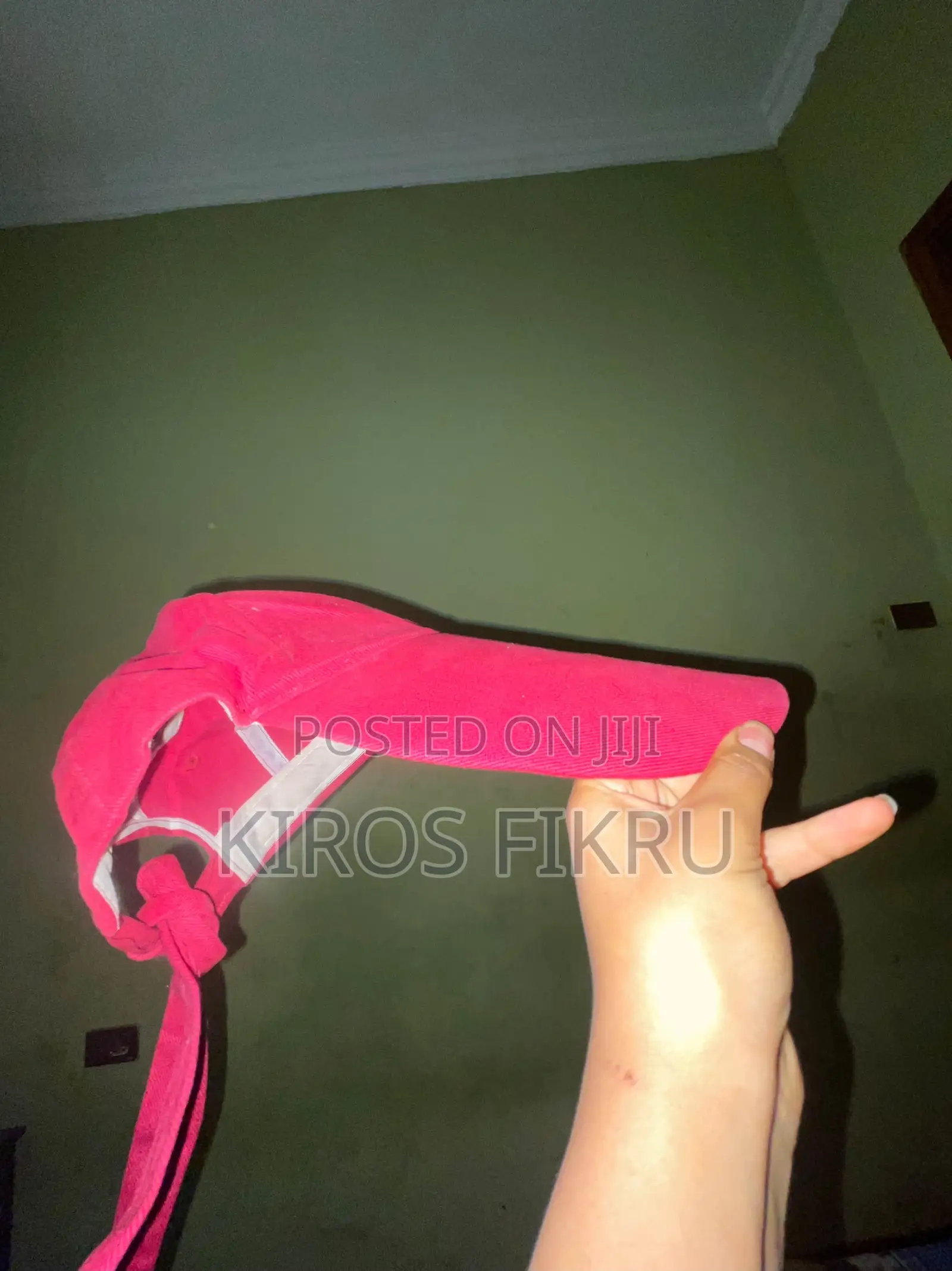 Red Women's Stylish Cap With Bow