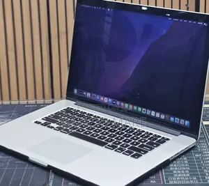 New Laptop Apple MacBook Pro 2015 16GB Intel Core i7 SSD 512GB
