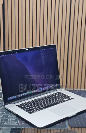New Laptop Apple MacBook Pro 2015 16GB Intel Core i7 SSD 512GB