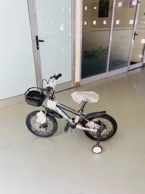 Phoenix Bicycle With Front Basket — የፎኒክስ ብስክሌት ከፊት ቅርጫት ጋር