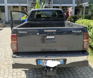 Toyota Hilux 2012 Black