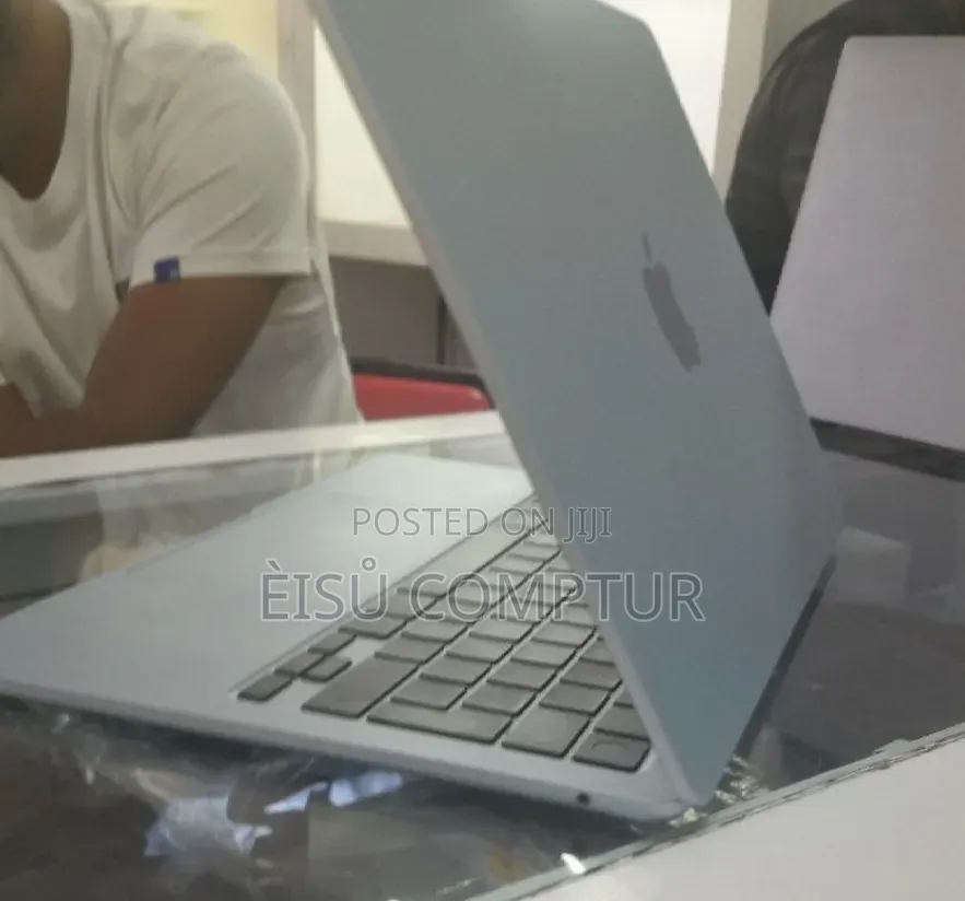 New Laptop Apple MacBook Air 2026 M5 16GB Apple M5 SSD 512GB