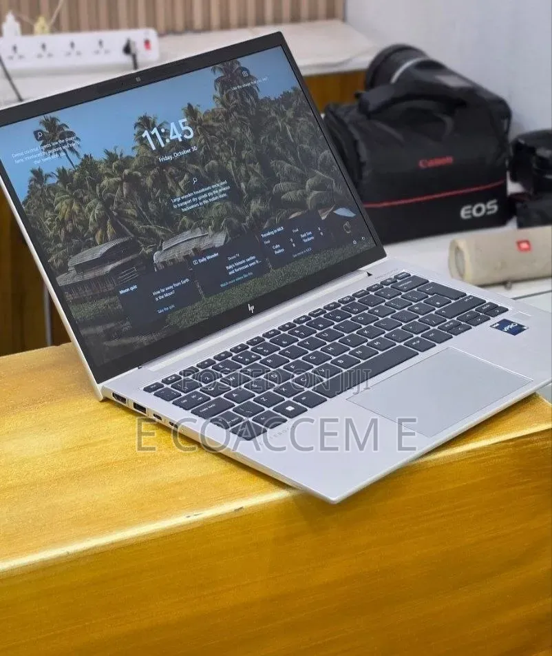 New Laptop HP EliteBook 830 G9 16GB Intel Core i5 SSD 512GB