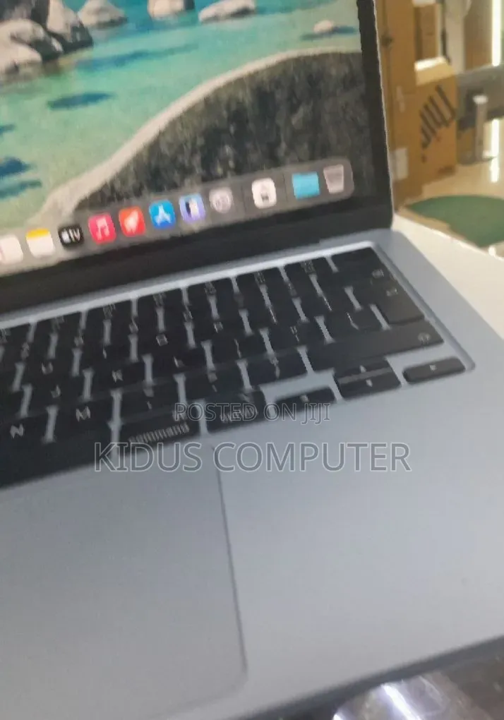 New Laptop Apple MacBook Air 2026 M5 16GB Apple M5 SSD 512GB
