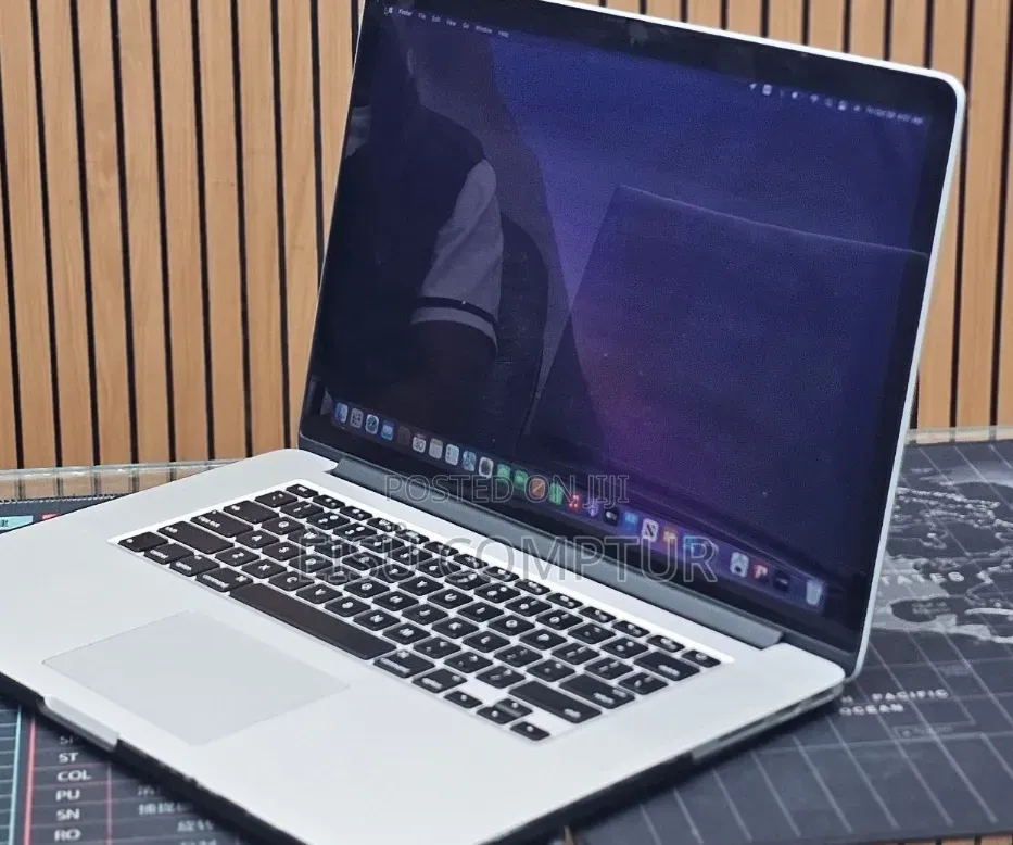 New Laptop Apple MacBook 2015 16GB Intel Core i7 SSD 512GB