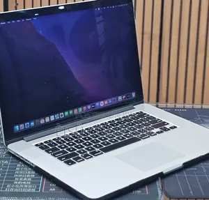 New Laptop Apple MacBook 2015 16GB Intel Core i7 SSD 512GB